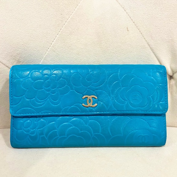 🧊🧊Chanel Large Camellia Flap Wallet